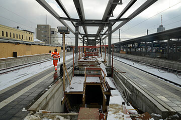 2021_01_07_Baustelle_Hauptbahnhof_Bahnsteig_4_5_01.jpg