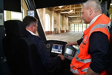 Fahrer bei Fahrerschulung in Tramlink