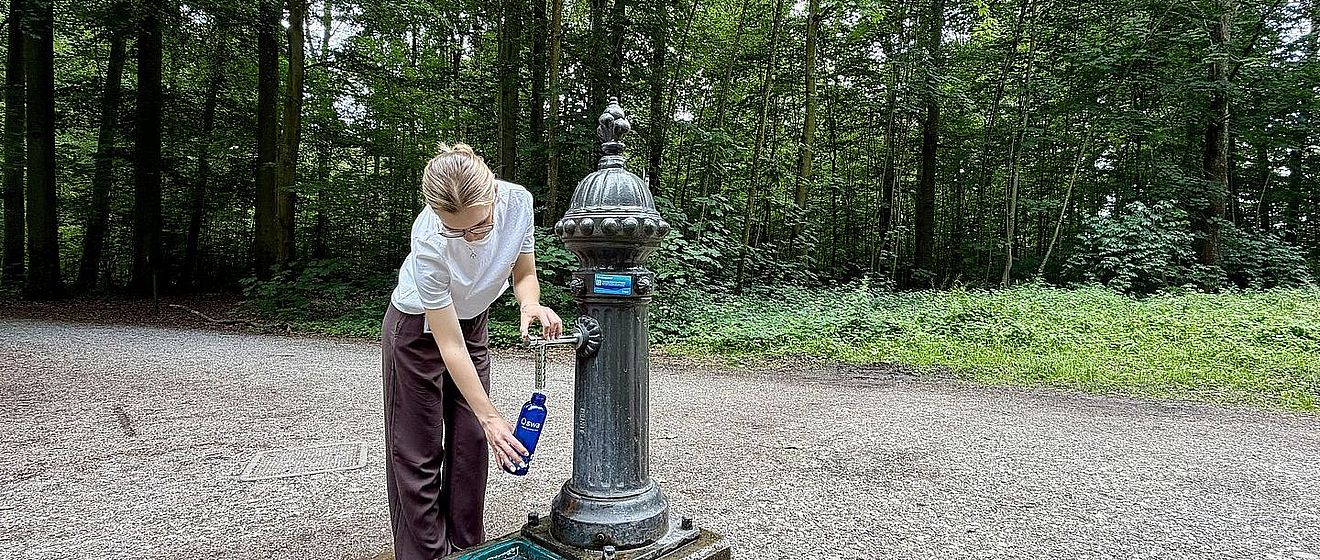 Trinkwasserbrunnen der swa bei den sieben Tischen im Augsburger Stadtwald