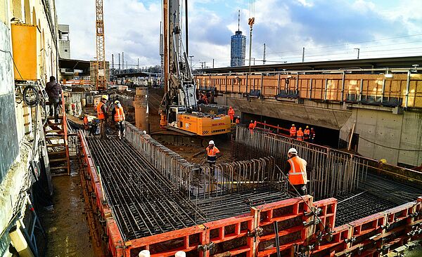 Hauptbahnhof_Header_Finanzierung_2021_03_15_HBF_Baustelle_07.jpg