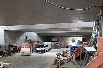 Eine Baustelle. - Ein Klick auf das Bild führt zur vergrößerten Fotoansicht.